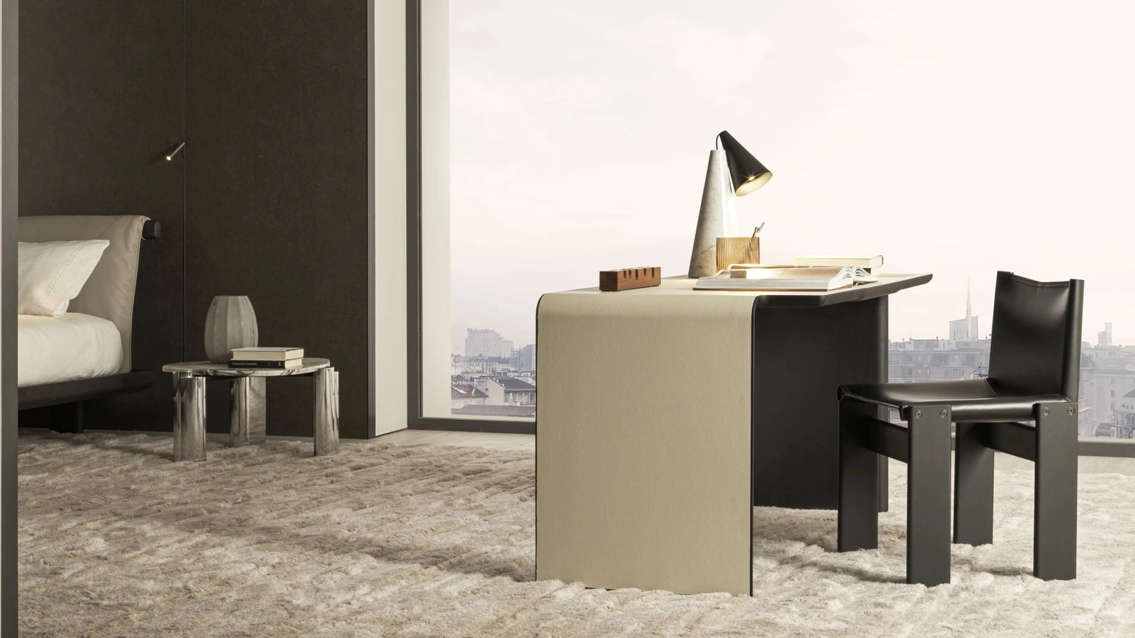 Aria writing desk in metal covered in eco-leather by Molteni & C