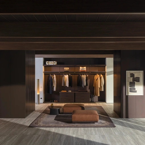Master Dressing Walk-in Closet by Molteni & C