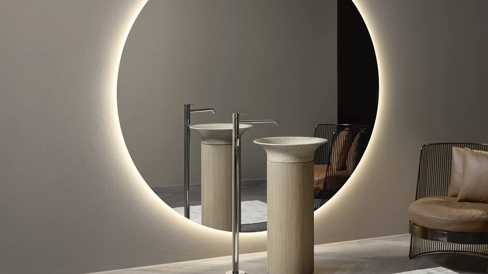 Lilium freestanding marble sink with wooden column by Antoniolupi