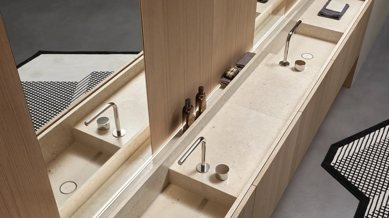 Antoniolupi wooden Street sink
