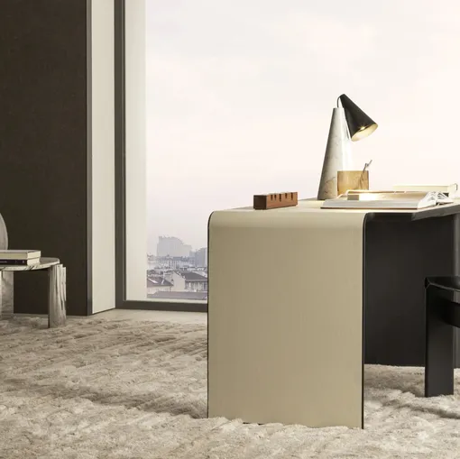 Aria writing desk in metal covered in eco-leather by Molteni & C