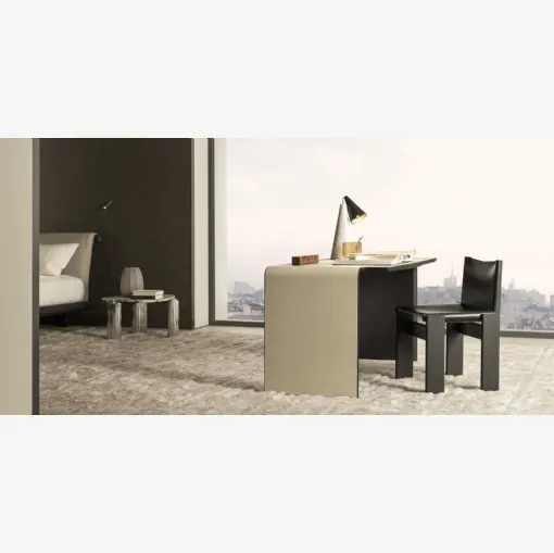 Aria writing desk in metal covered in eco-leather by Molteni & C