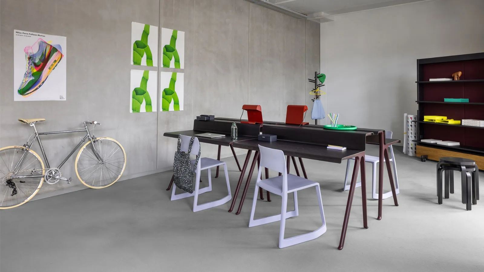 Courier desk by Vitra