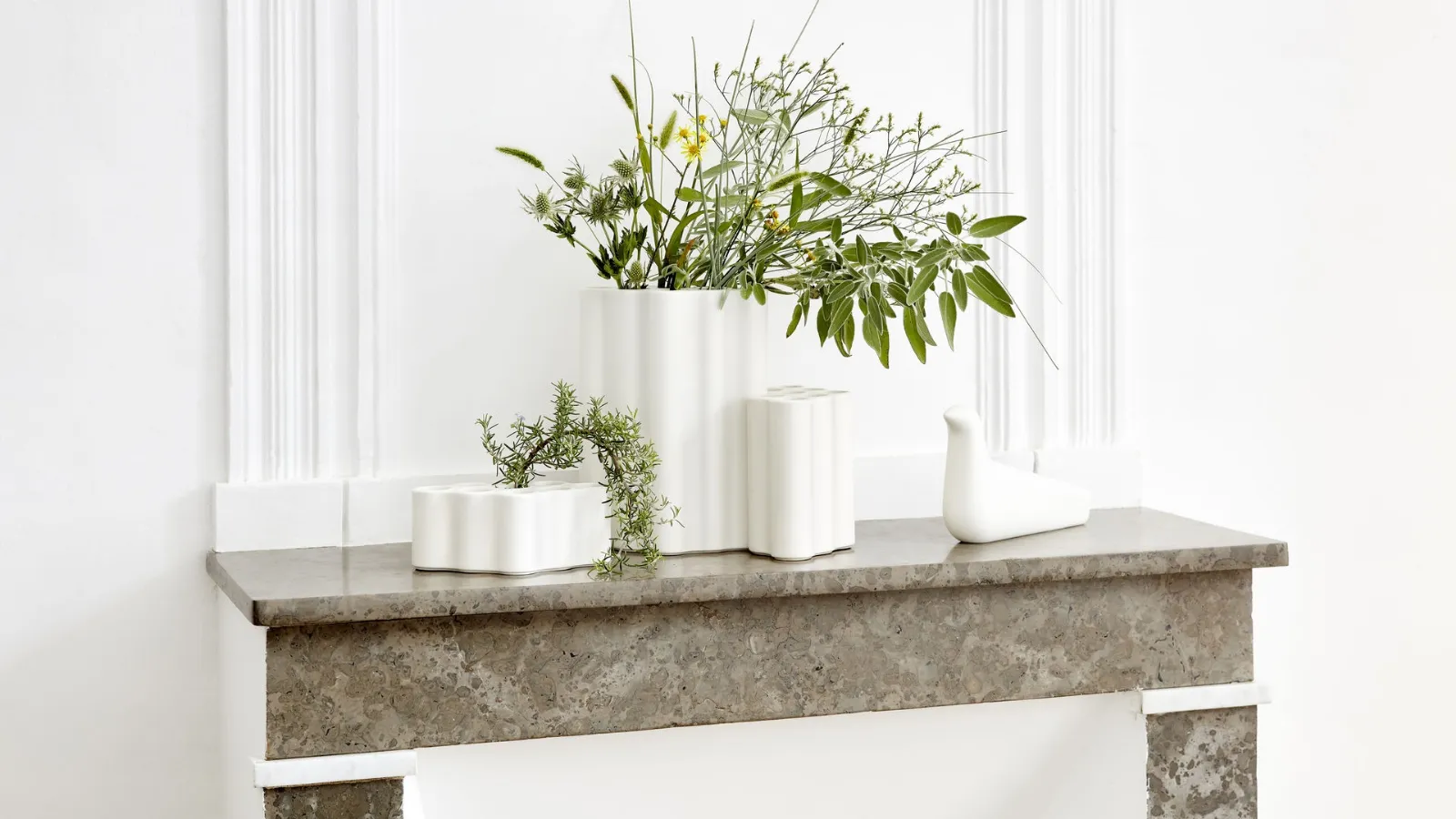 Nuage ceramic vase by Vitra