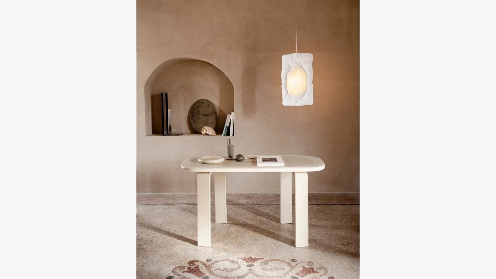 Orbit Desk writing desk in lacquered wood and leather by Tacchini.