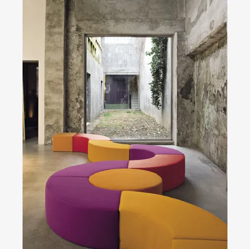 Nesos pouf by