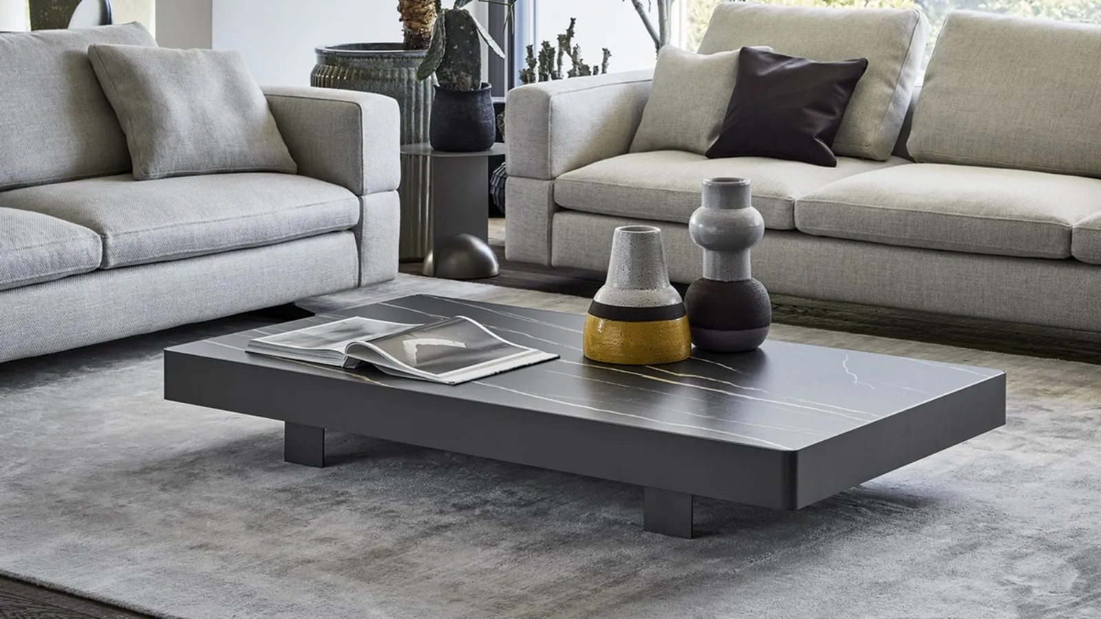Low coffee table design Jazz by Bonaldo.