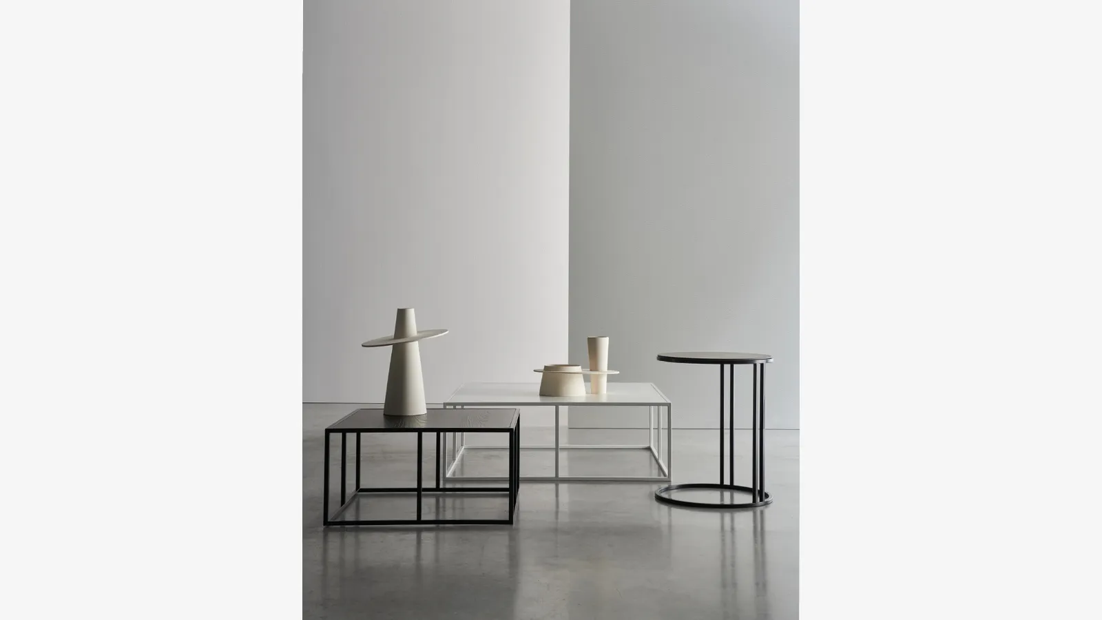 Orion coffee table by Twils.