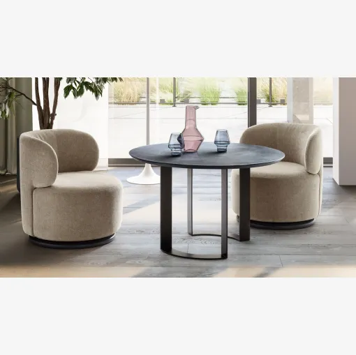 Otto Breakfast small table in polished concrete by Twils.