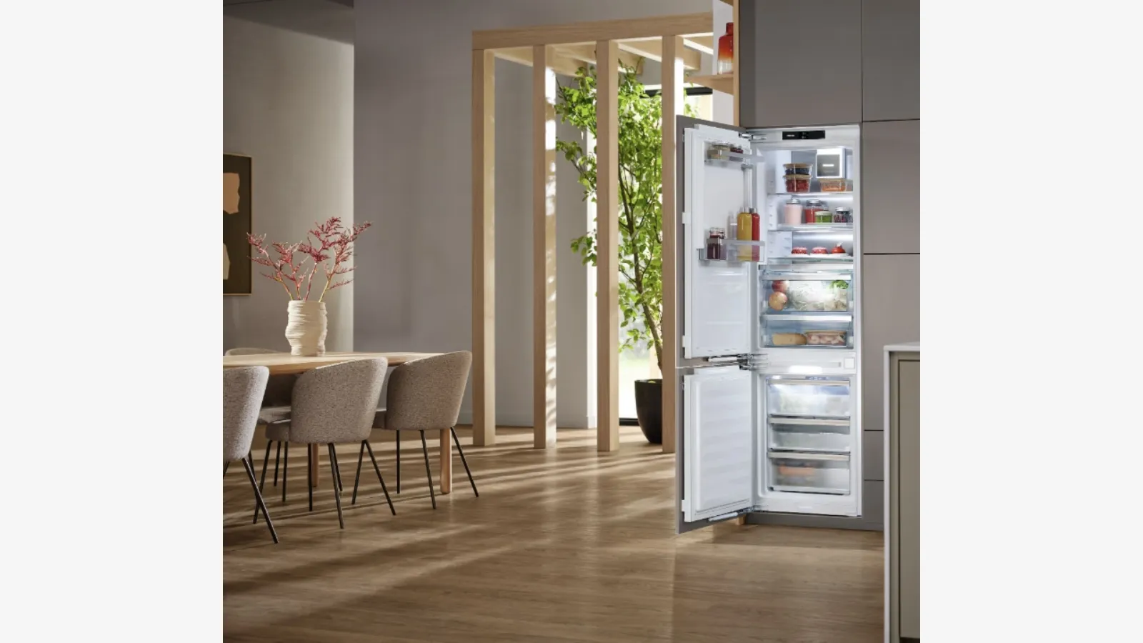 Miele KFN 7795 C refrigerator
