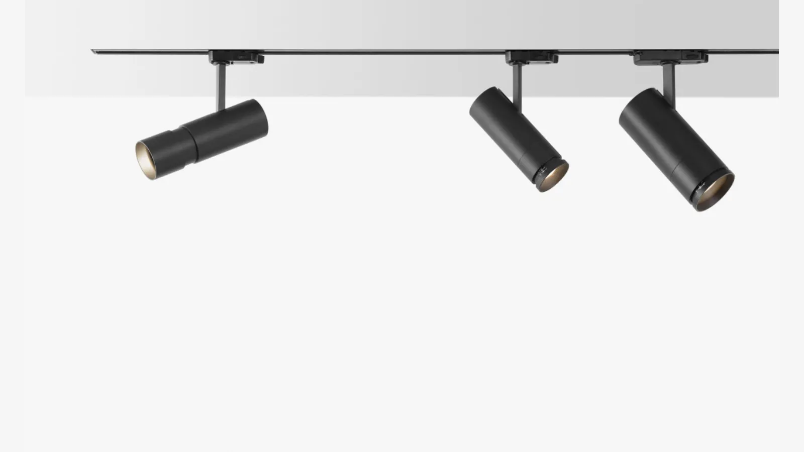 Capri ceiling lamp by ILTI light