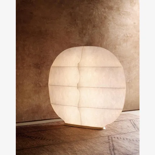 Floor lamp in fiberglass Gunta by Tacchini.