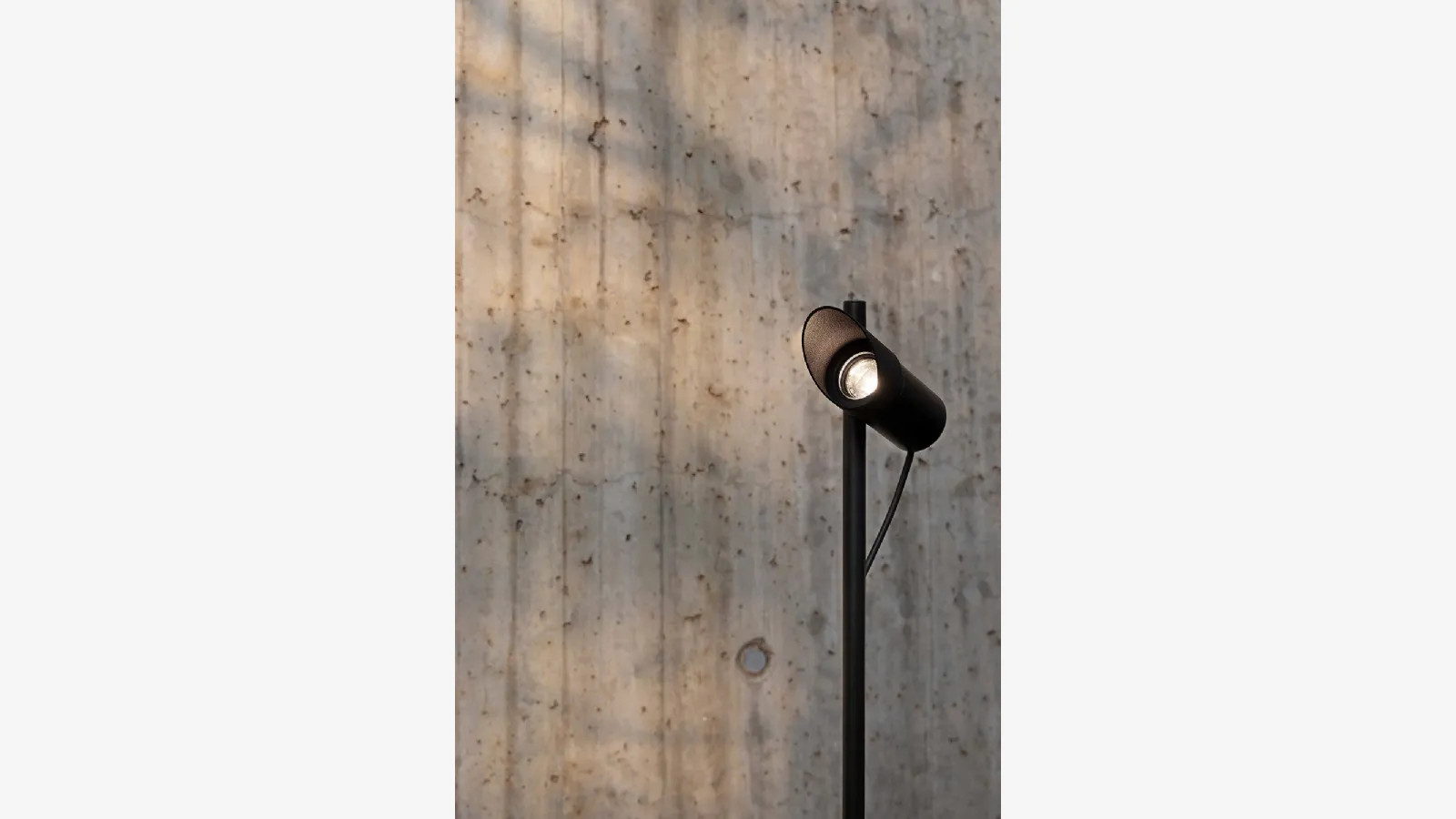 Lux Spike outdoor lamp by ILTI luce