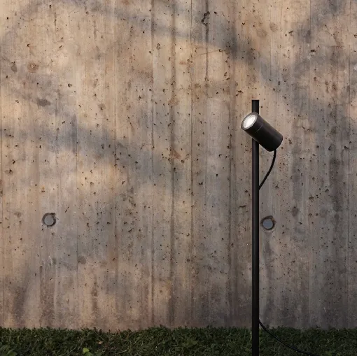 Lux Spike outdoor lamp by ILTI lighting