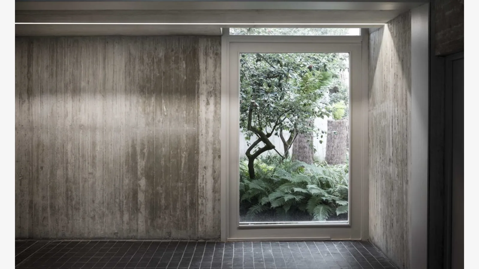 ILTI light's Slackline lamp.