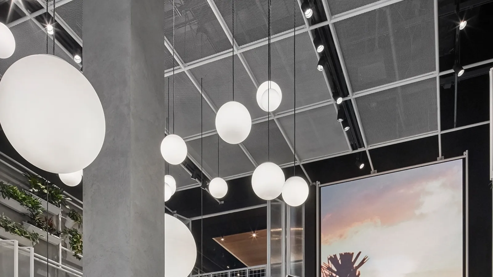 Yori Channel Arm lamp by Reggiani.