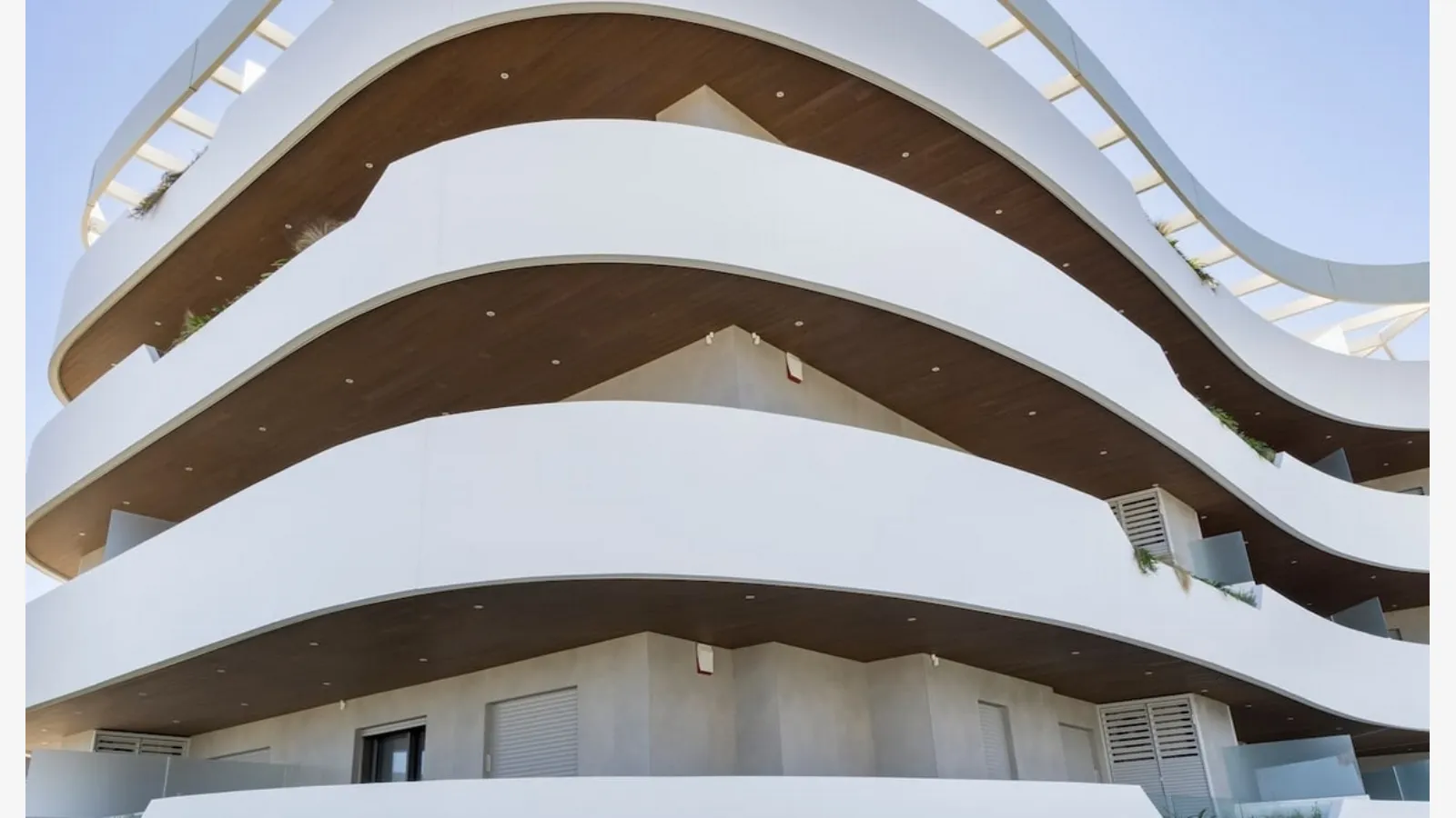 Boiserie Ultrashield Twix Full Claddy in Teak by Déco.