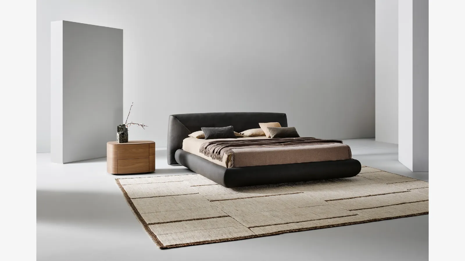 Read in Holden leather by Bonaldo