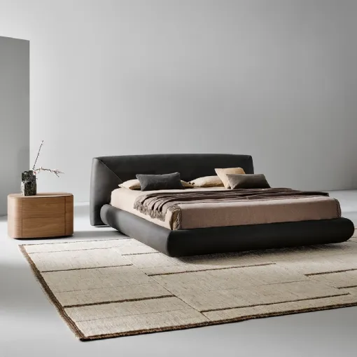 Read in Holden leather by Bonaldo