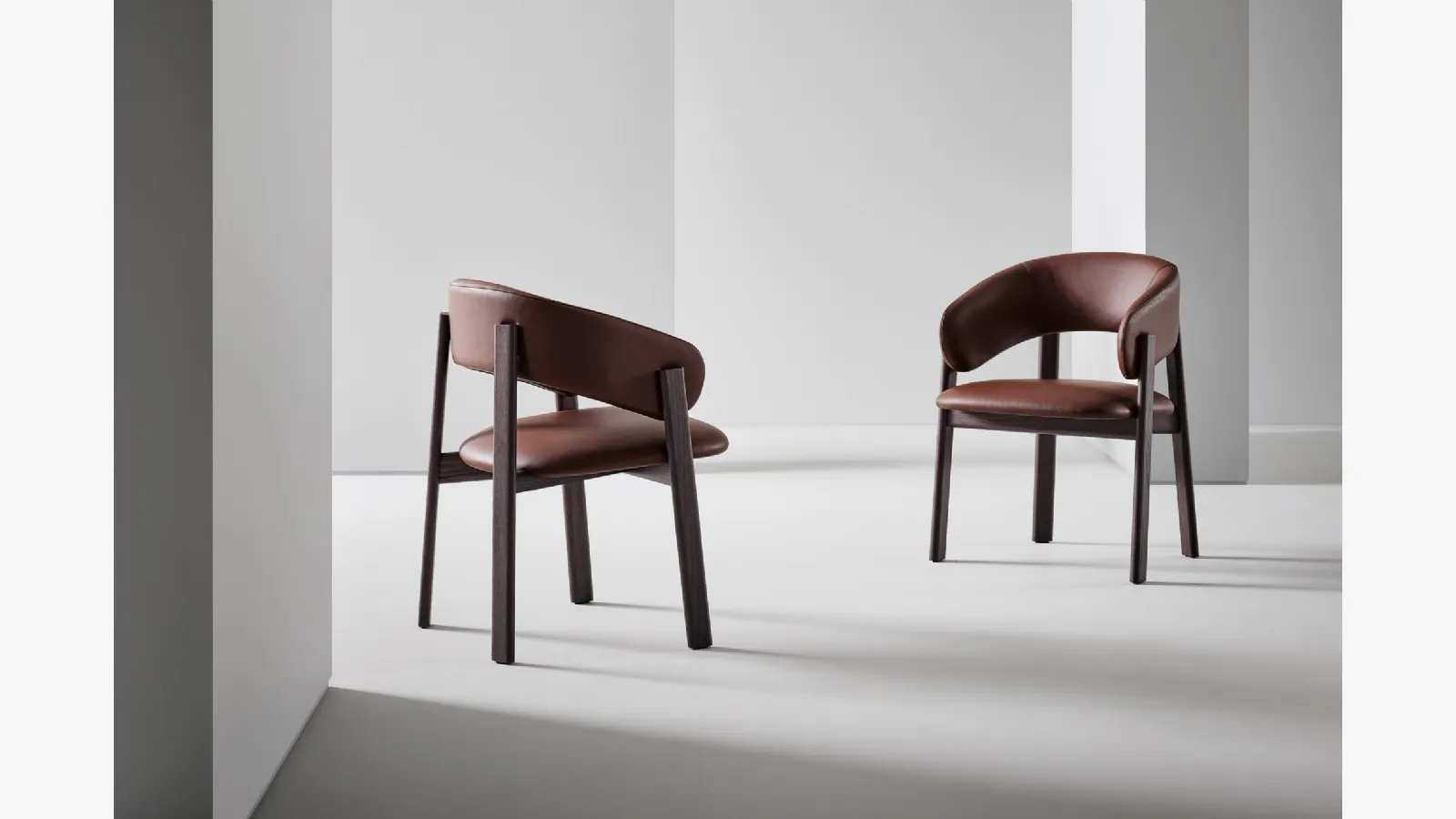 Alpha leather chair by Bonaldo