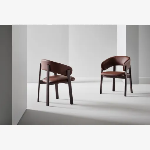 Alpha leather chair by Bonaldo