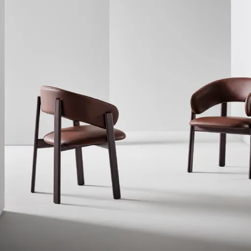 Alpha leather chair by Bonaldo