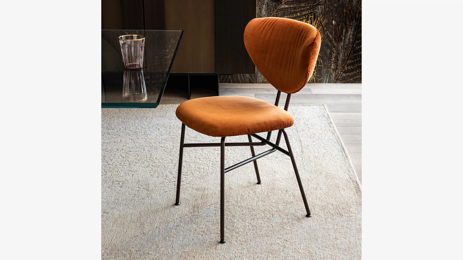 Chair Chloe in velvet by Cattelan Italia.