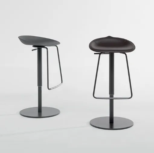 Tab leather stool by Bonaldo