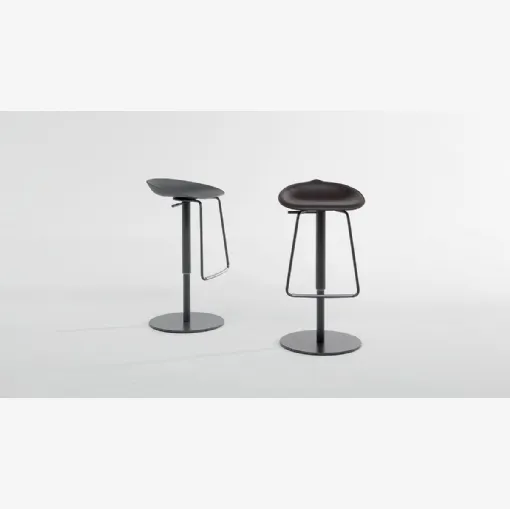 Tab leather stool by Bonaldo