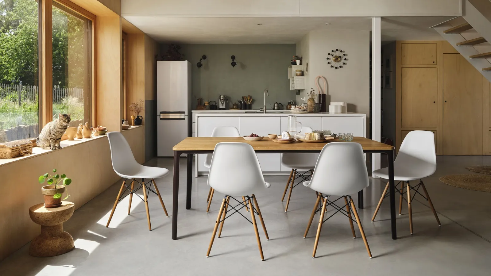 Plate Dining Table by Vitra