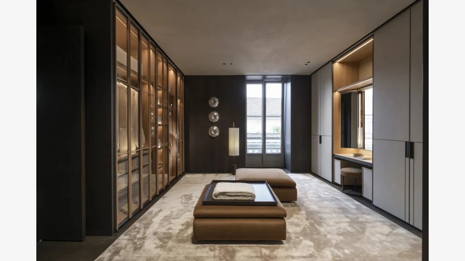 Gliss Master Walk-in Closet - DC Door by Molteni & C