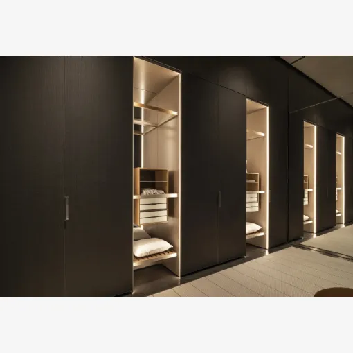 Gliss Master Walk-in Closet - Roma Door by Molteni & C