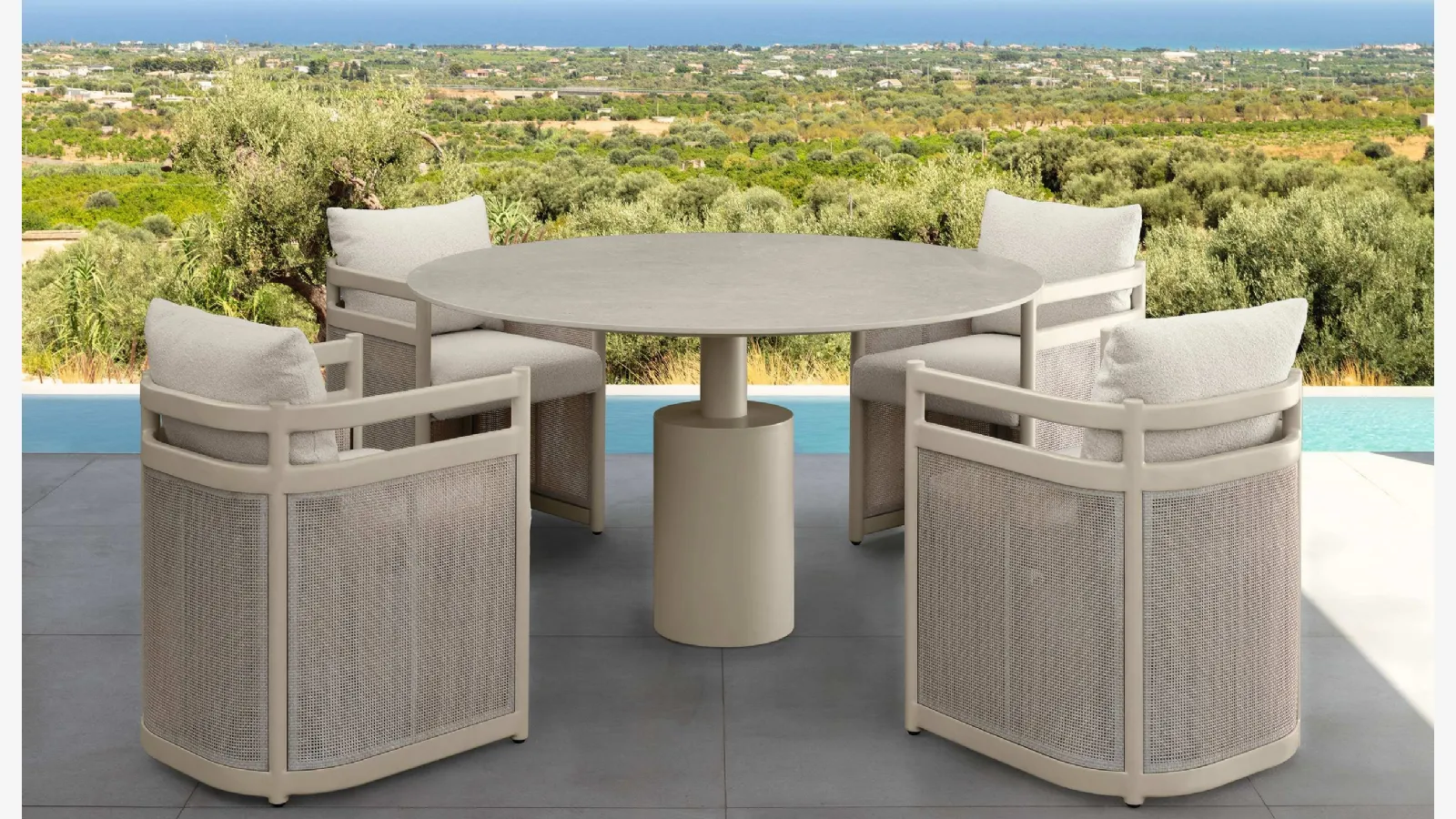 Porcelain table and aluminum chairs Edwin Alu by Talenti.