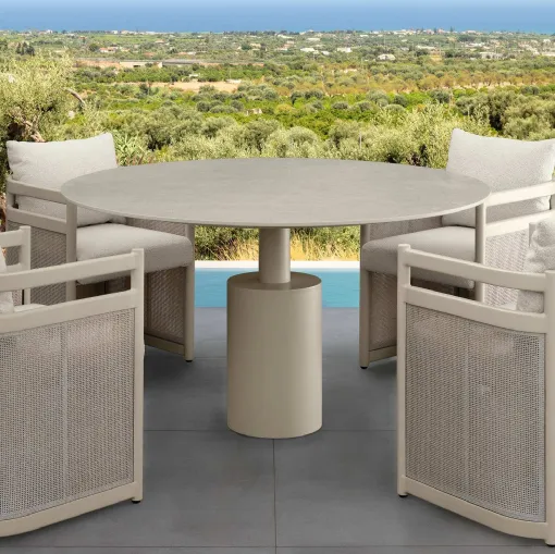 Porcelain table and aluminum chairs Edwin Alu by Talenti.