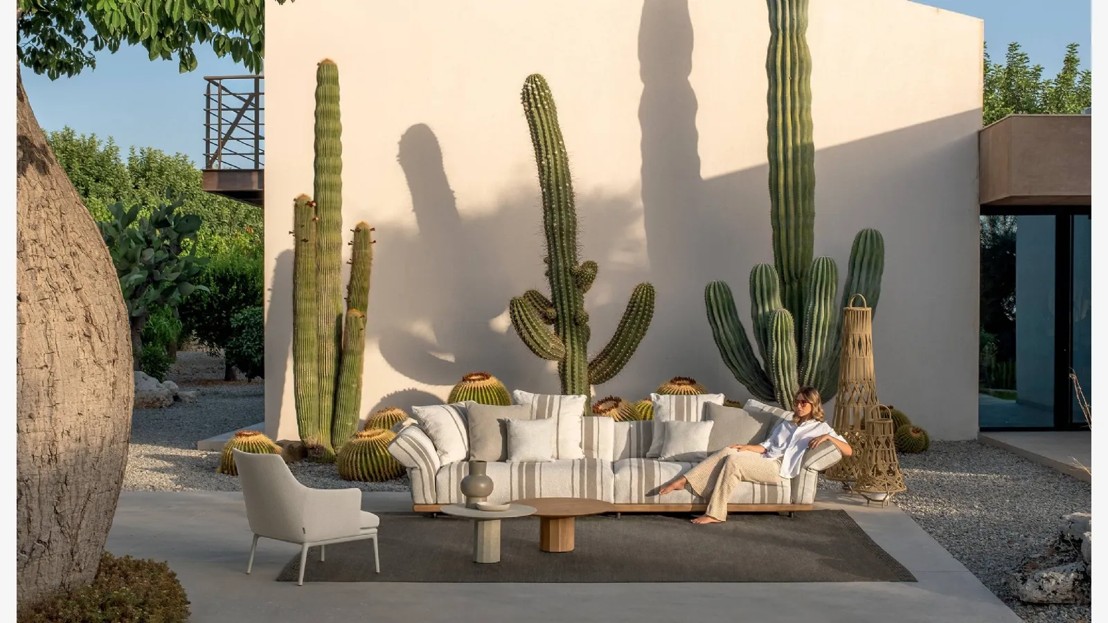 Elton sofa in Talenti padded fabric