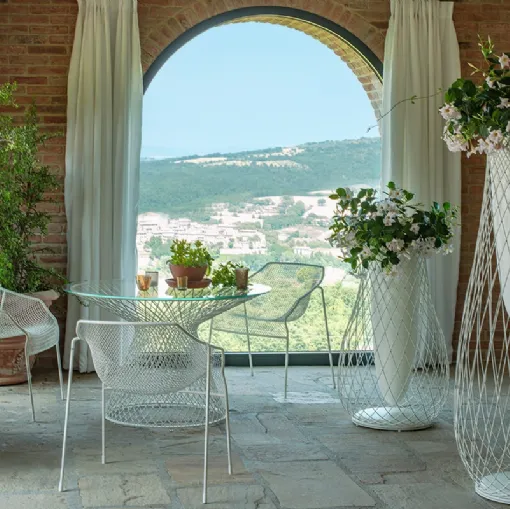 Heaven Table and Chairs by Emu