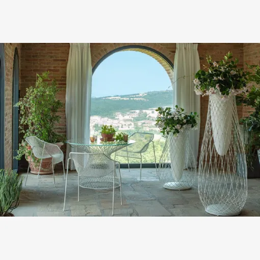 Heaven Table and Chairs by Emu