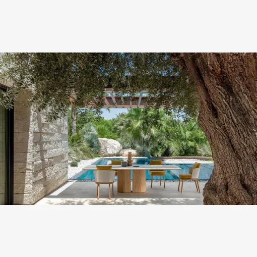 Marble and wood table and polyurethane and wood chairs Itaca by Talenti.