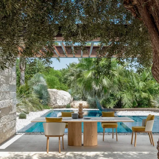 Marble and wood table and polyurethane and wood chairs Itaca by Talenti.