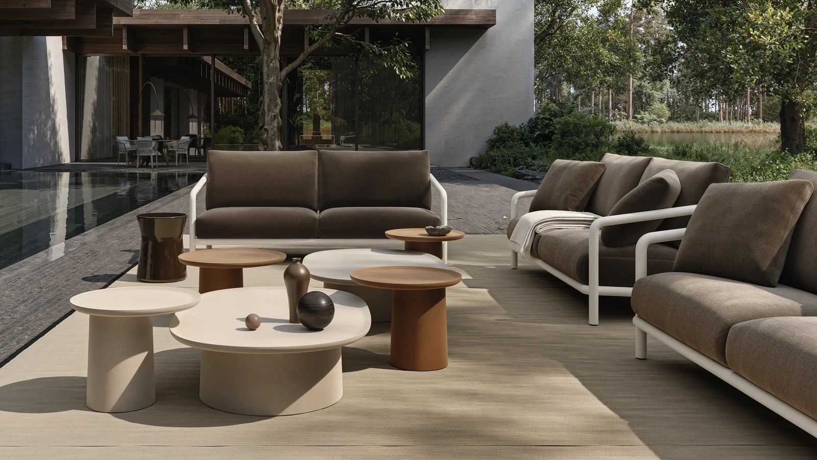 Louisa coffee tables by Molteni & C