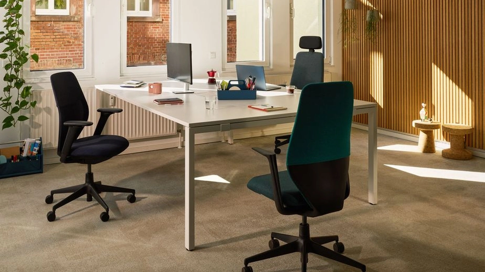 ACX Pad Operating Chair by Vitra