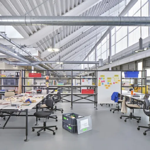 Vitra's comma operational desk